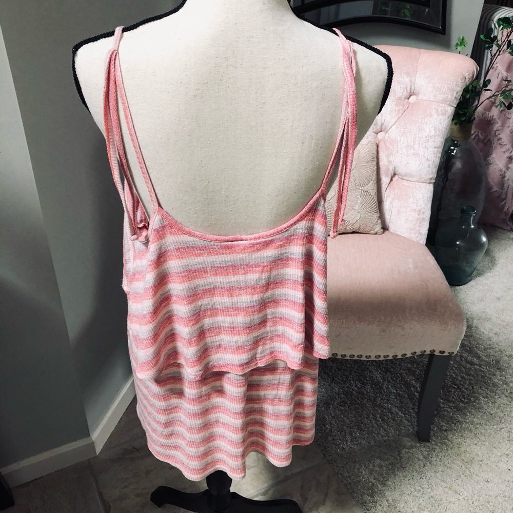 ‼️SALE‼️🚢 Summer Top 🚢 - Picture 4 of 5
